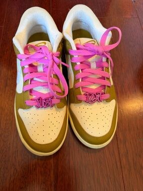 Nike women Olive and Pink Lace-Up Sneakers